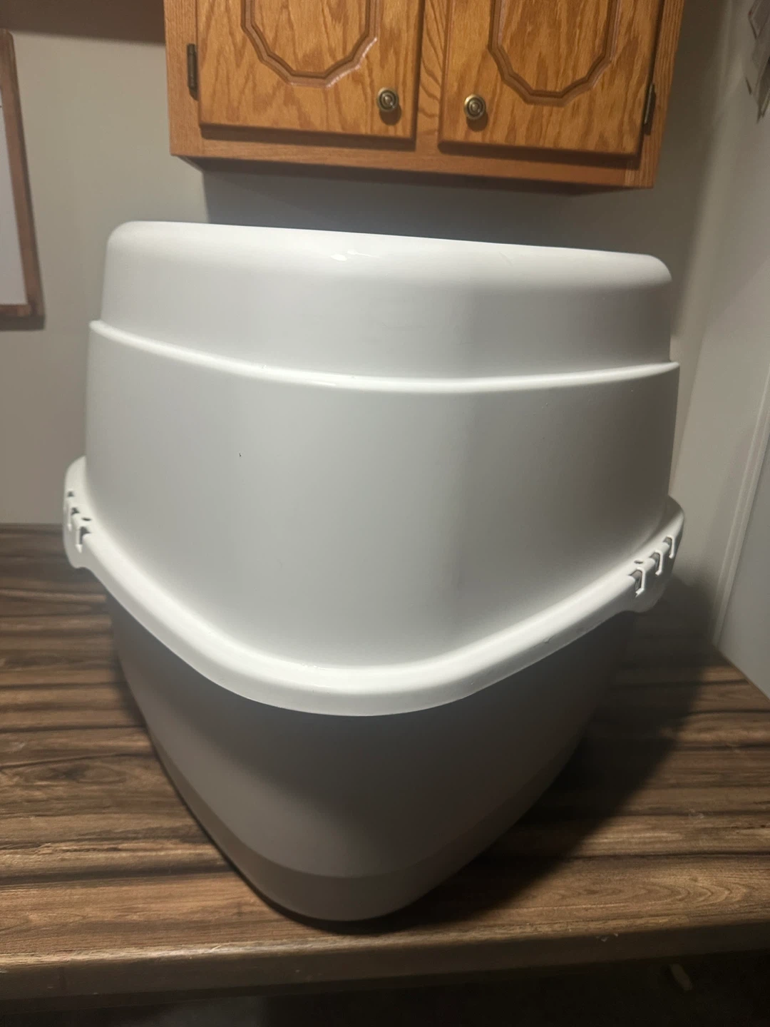 Large Covered Corner Litter Box – Like New – $40 - photo 4