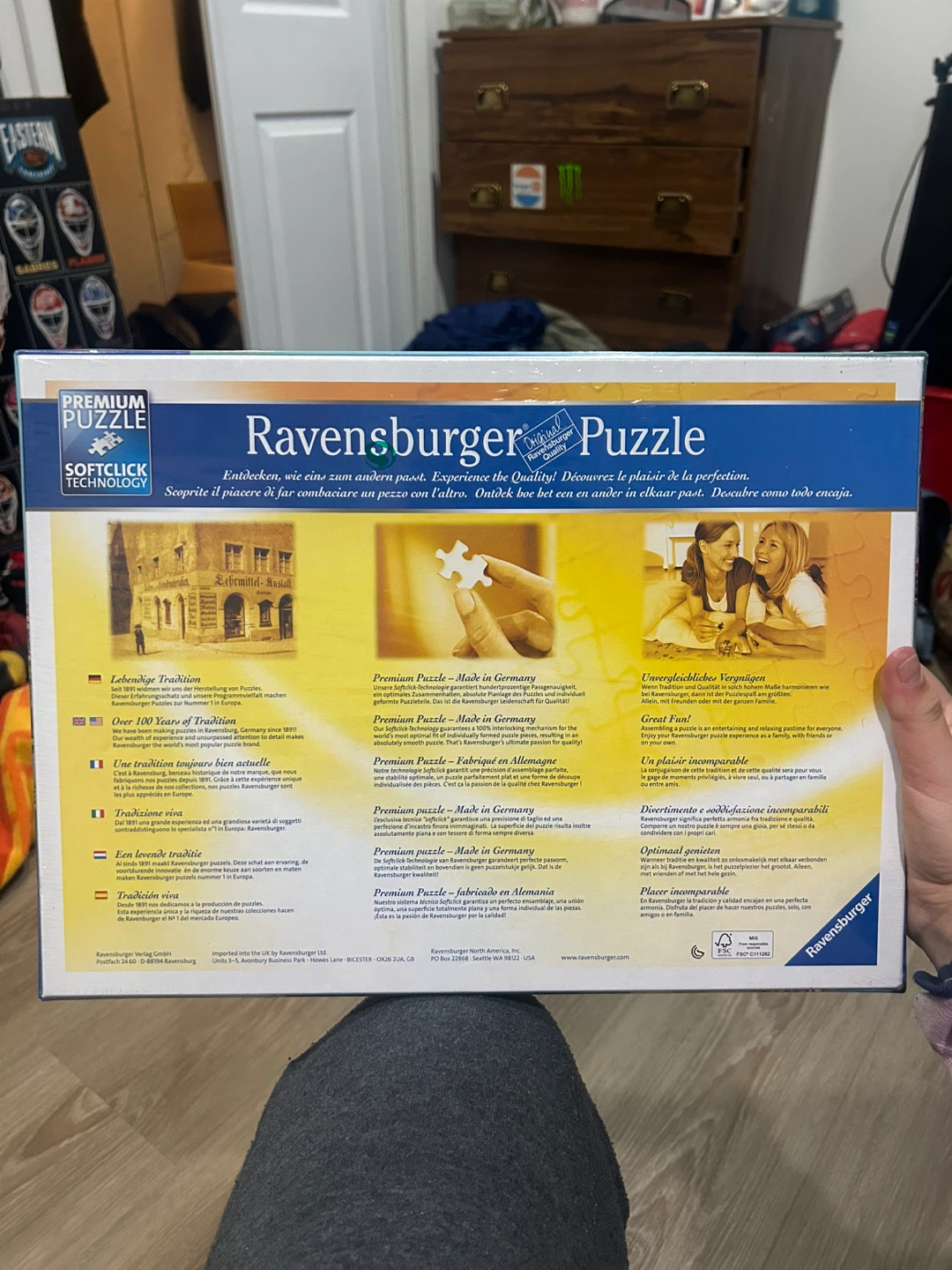 Ravensburger "The Bizarre Bookshop No. 2" 1000 Piece Puzzle - photo 2