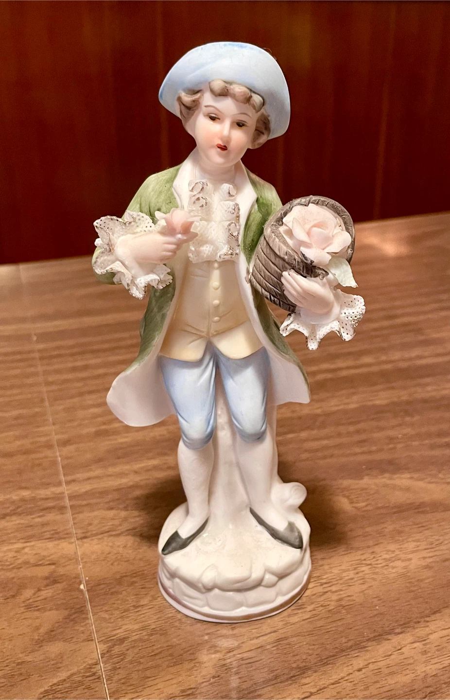 MOTHERS DAY Collectors Porcelain Figurine of Man with Flowers 🥕