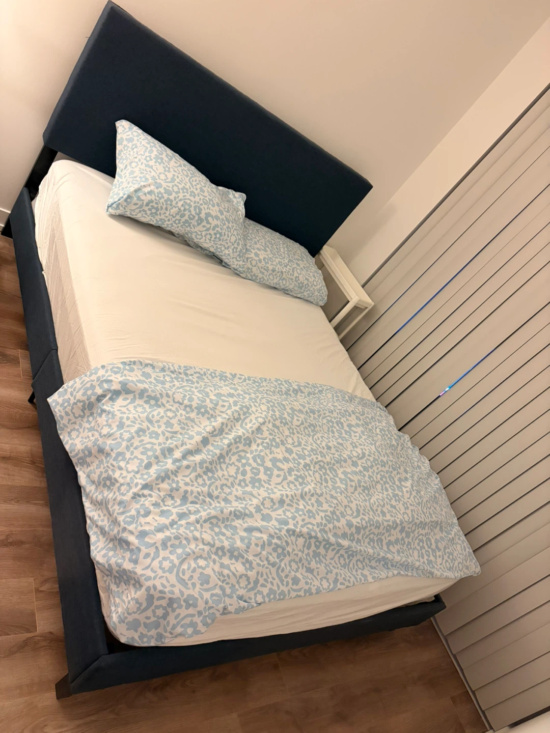 Serta Backlogic Queen size