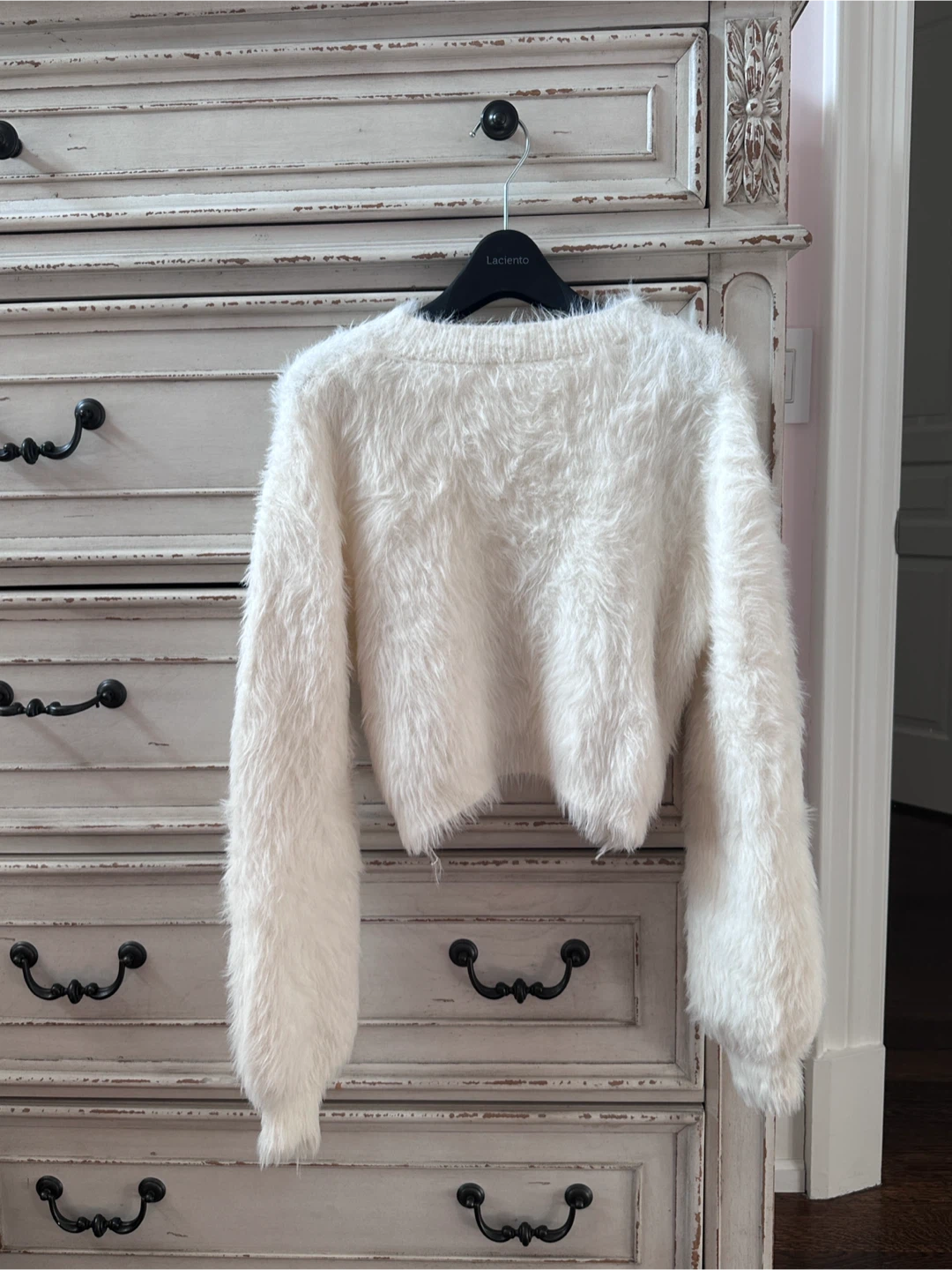 Brand New- Fuzzy Cropped Sweater