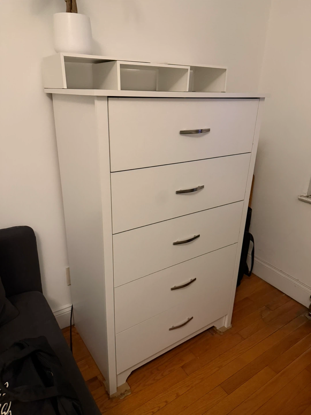 White 5-Drawer Dresser with Top Shelf