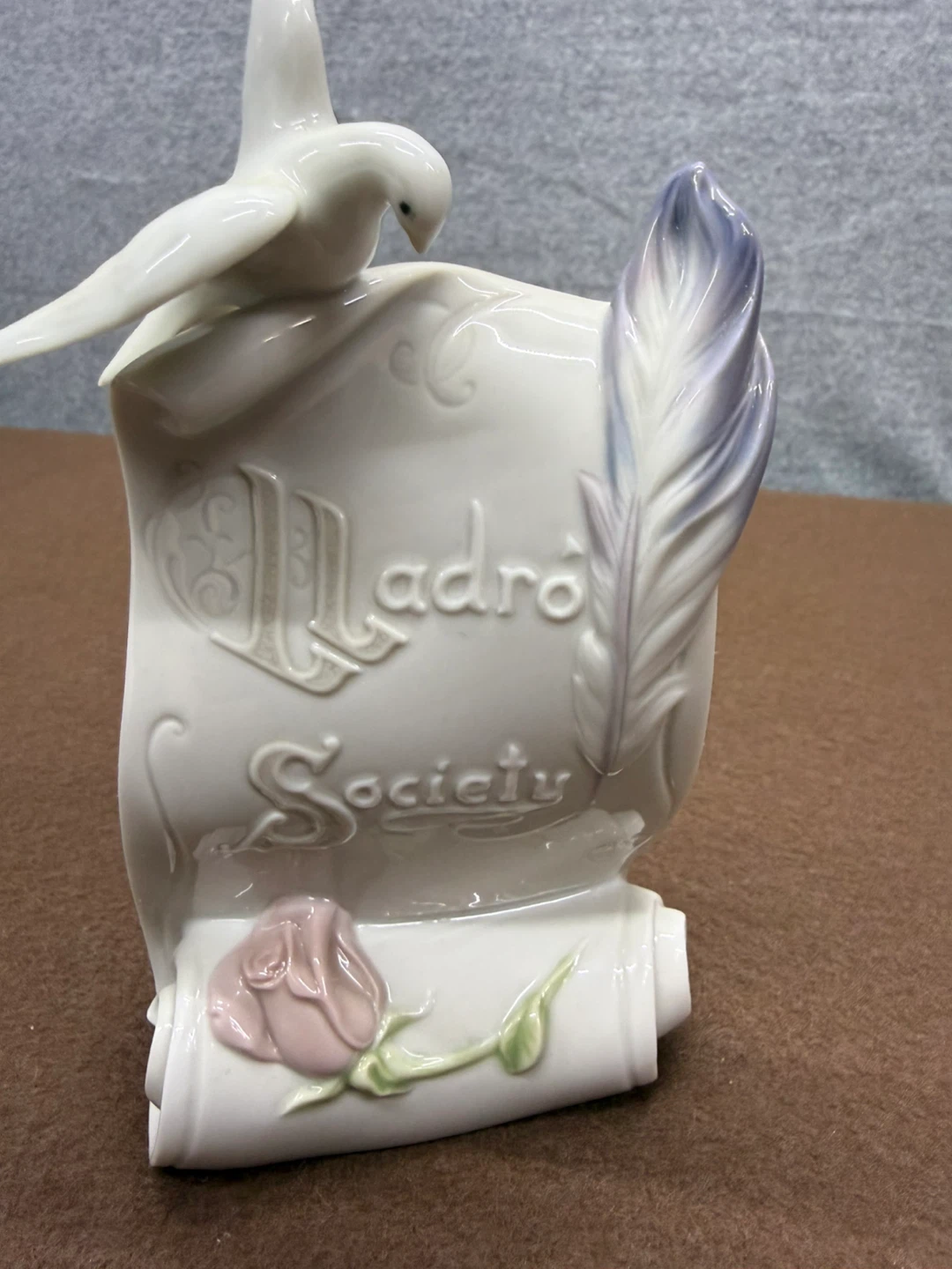 Lladro Society Porcelain Figurine - photo 2