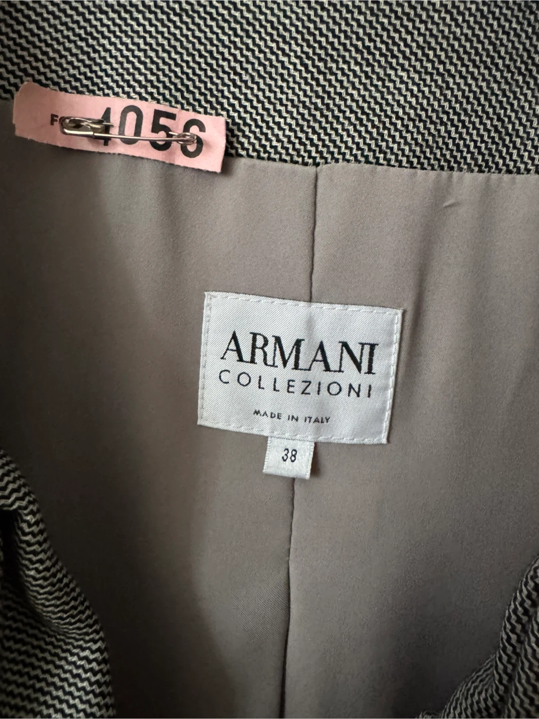 Armani Collezioni Women's Blazer - Size 38 - photo 3