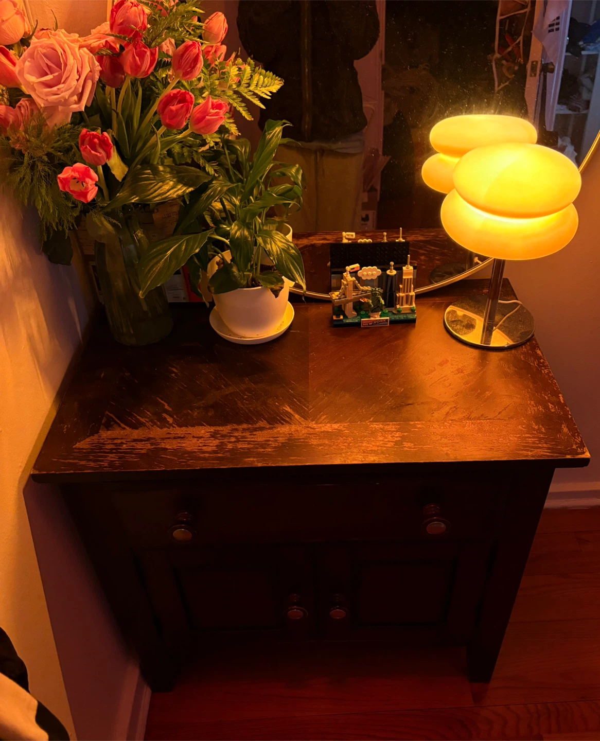 Dark Wood Nightstand / End Table - photo 3