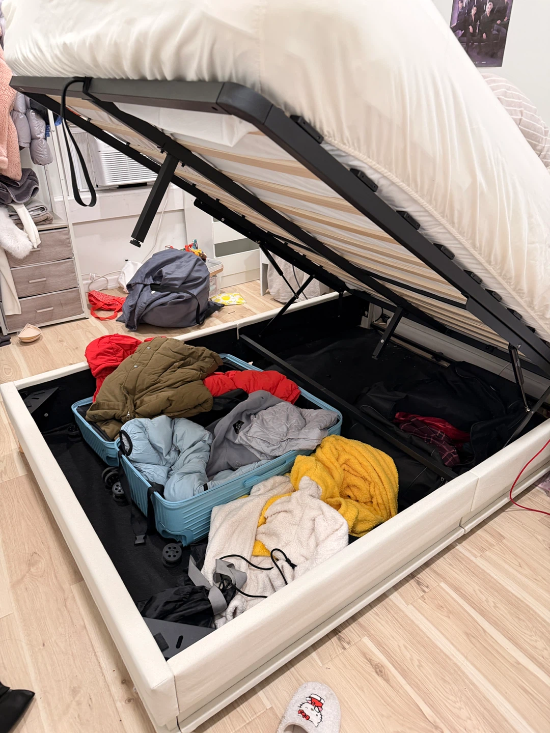 Full Size lift up storage with LED + Full size mattress - photo 2