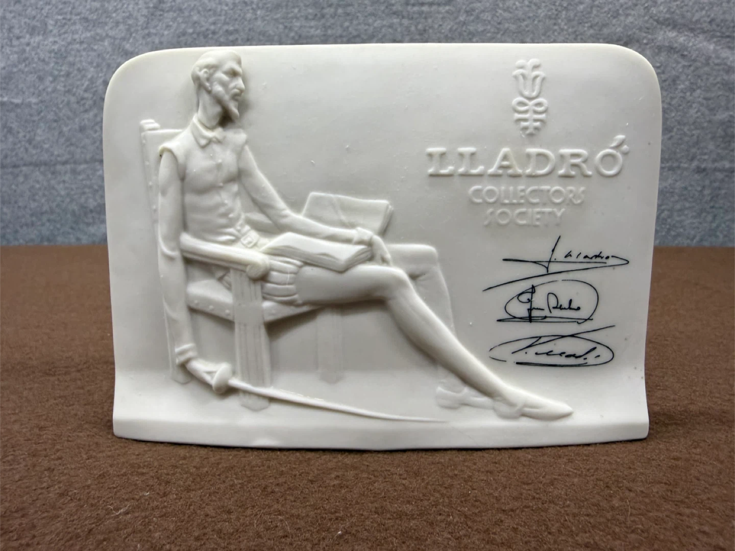 Lladro Collectors Society Figurine - photo 4
