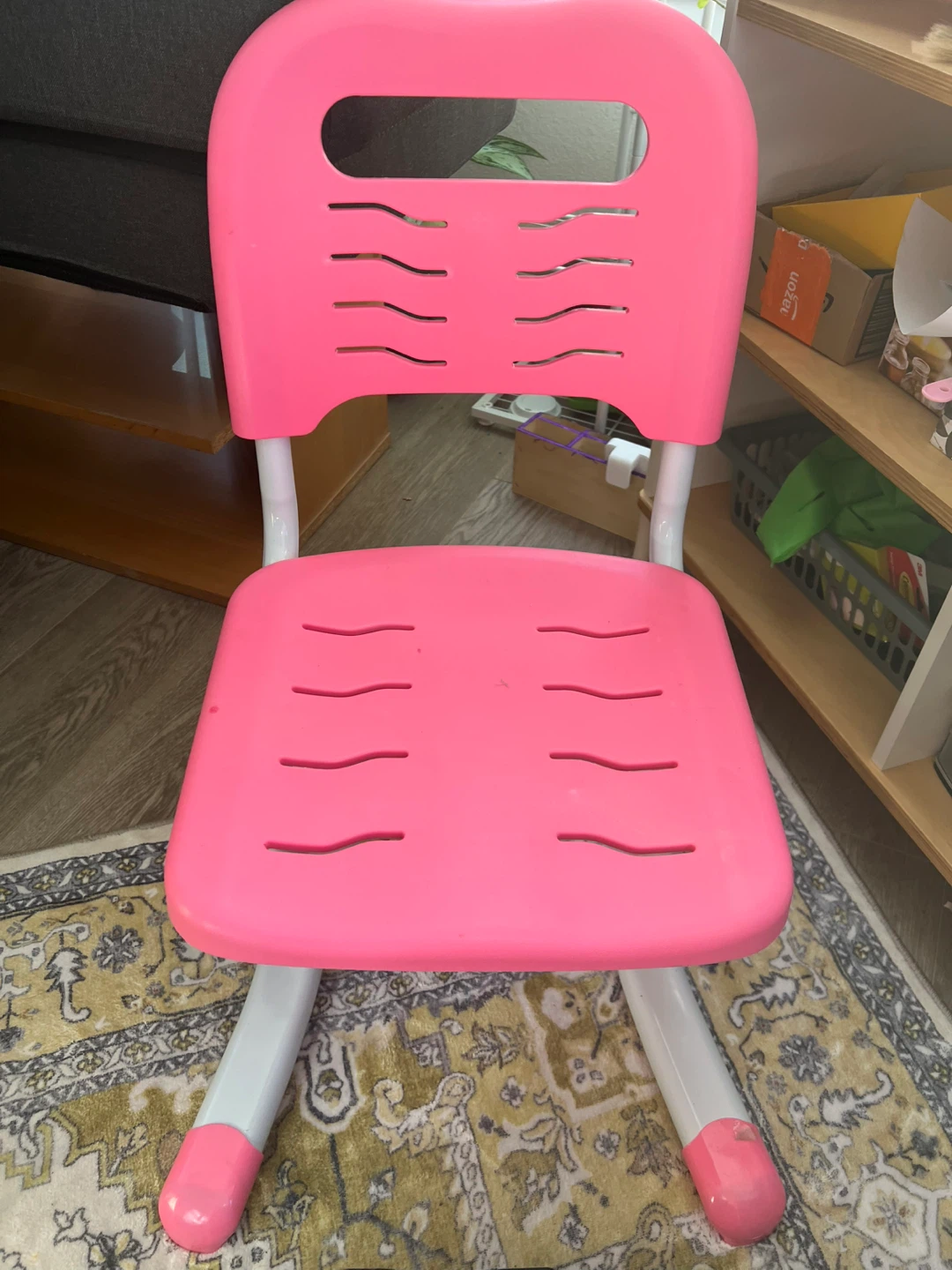 Pink Kids Desk and Chair Set - photo 2