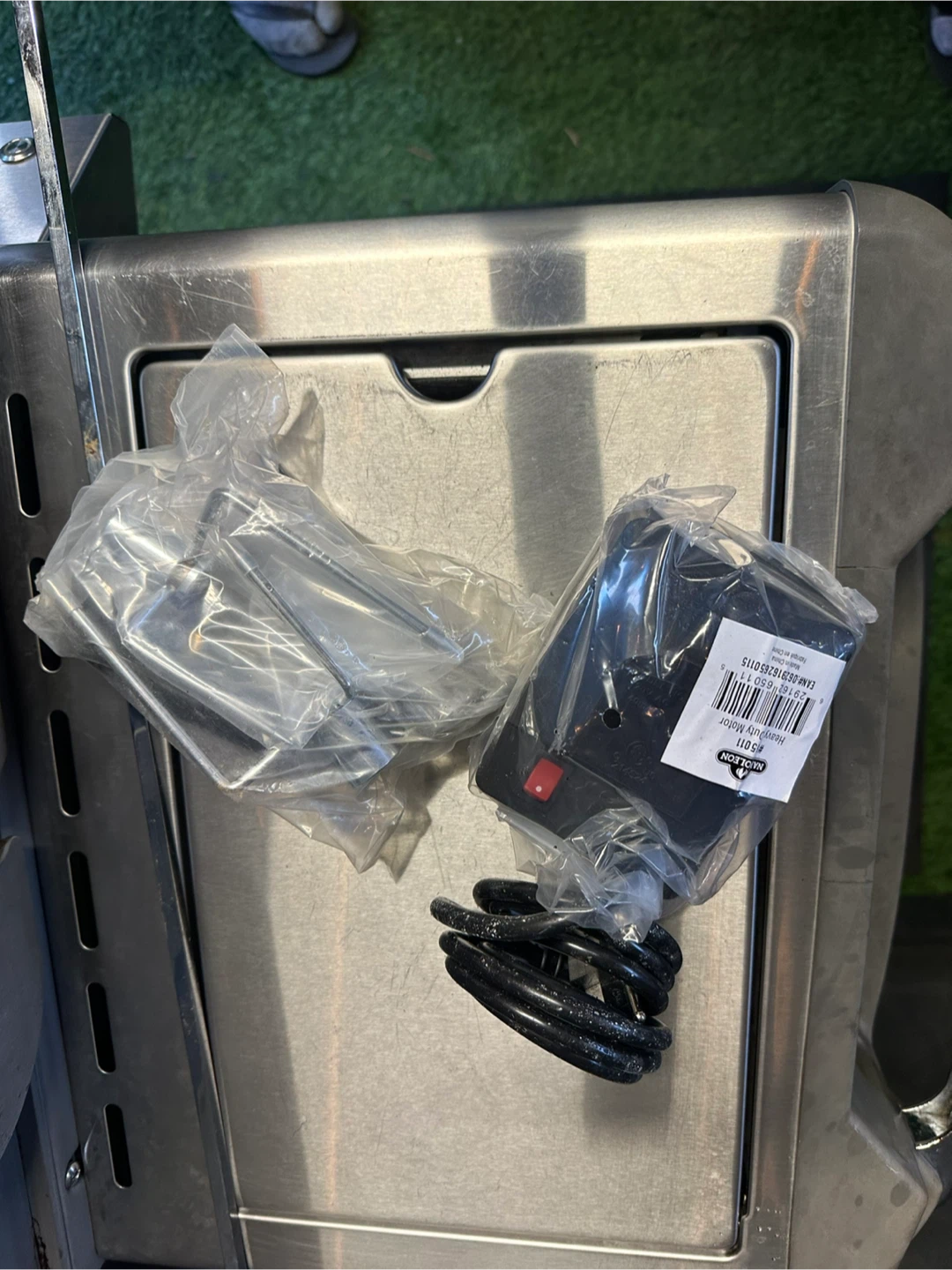 Napoleon Prestige 500 Gas Grill (FREE DELIVERY) - photo 5