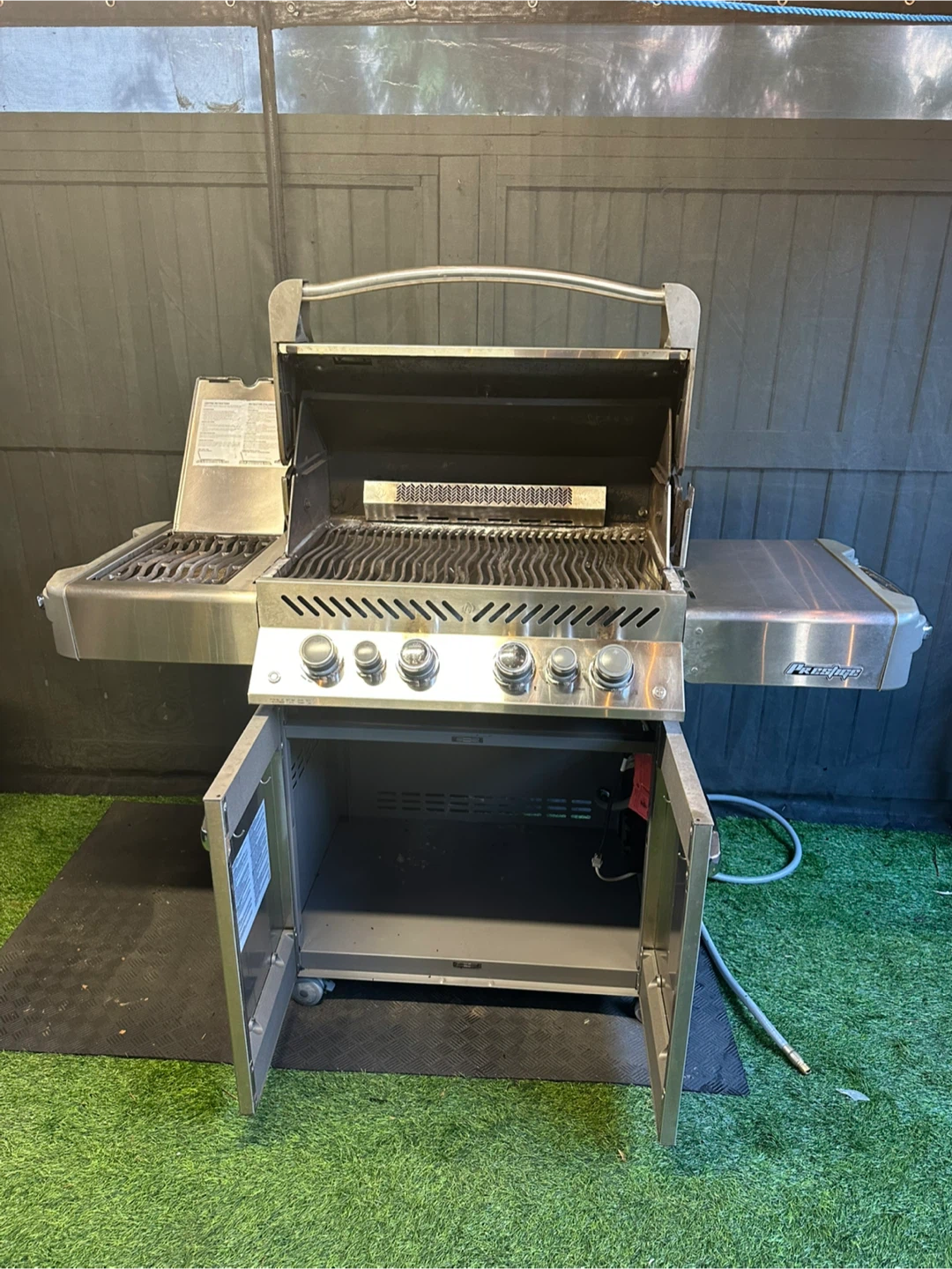 Napoleon Prestige 500 Gas Grill (FREE DELIVERY) - photo 2