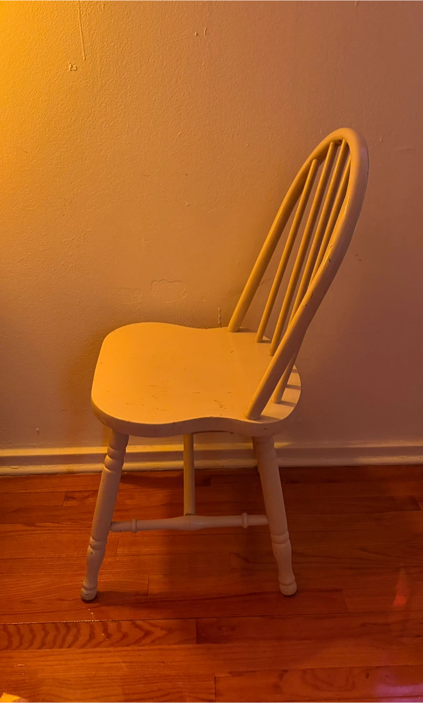 White Wooden Spindle Back Chair - photo 2