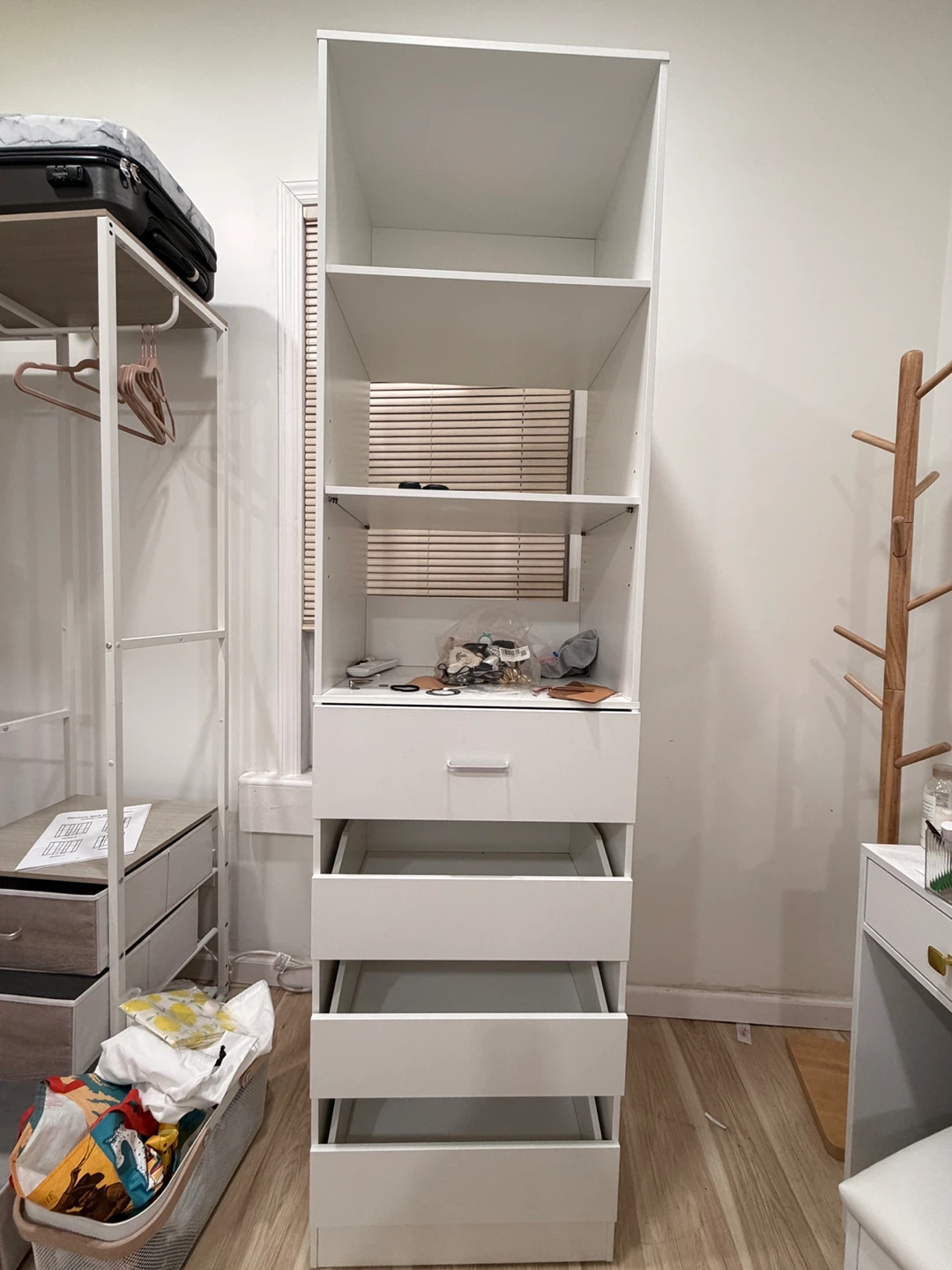 White 4-Drawer Dresser with Top Shelf