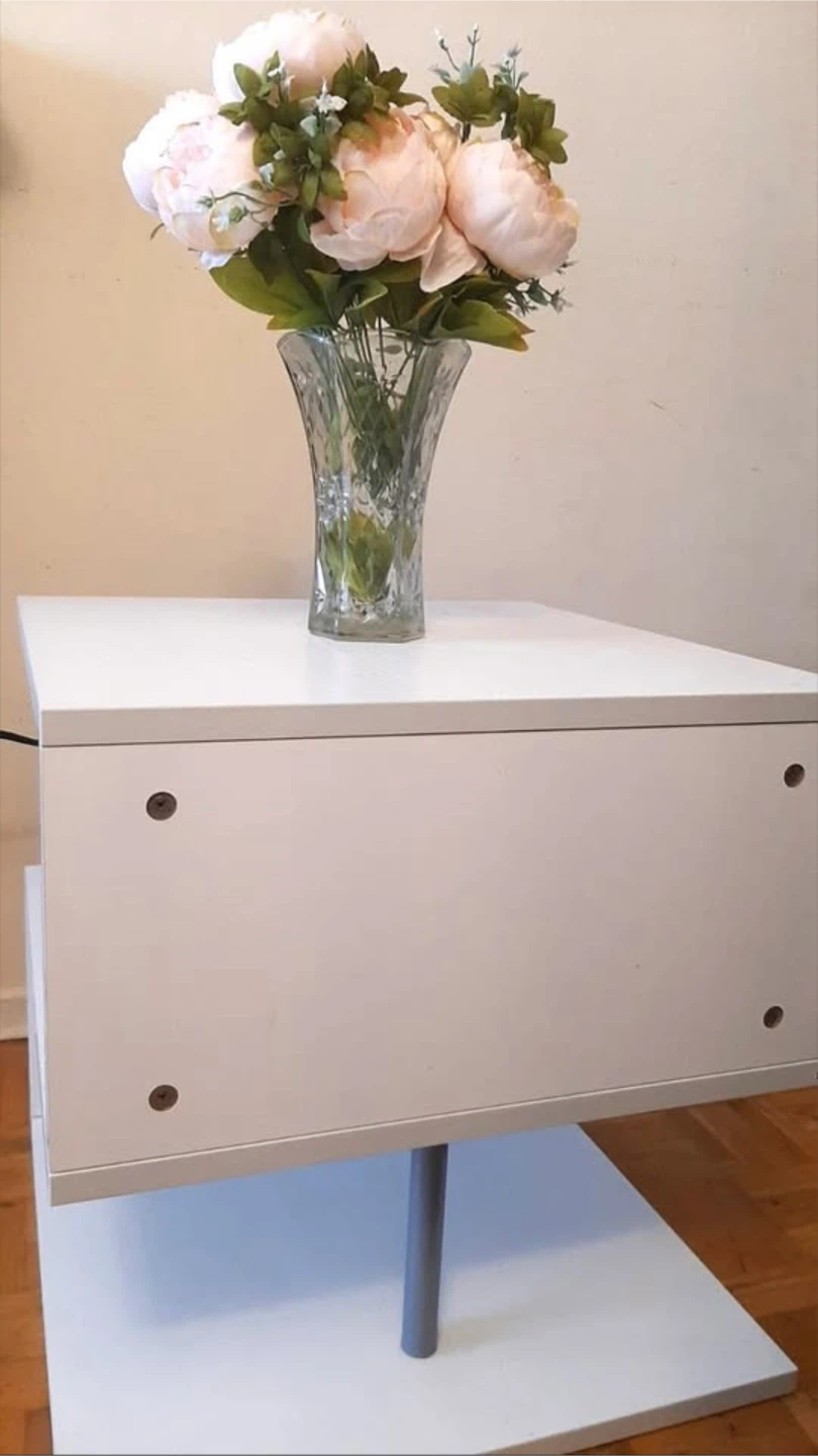 20” Wayfair white modern Coffee/ Side/ End Table - photo 2
