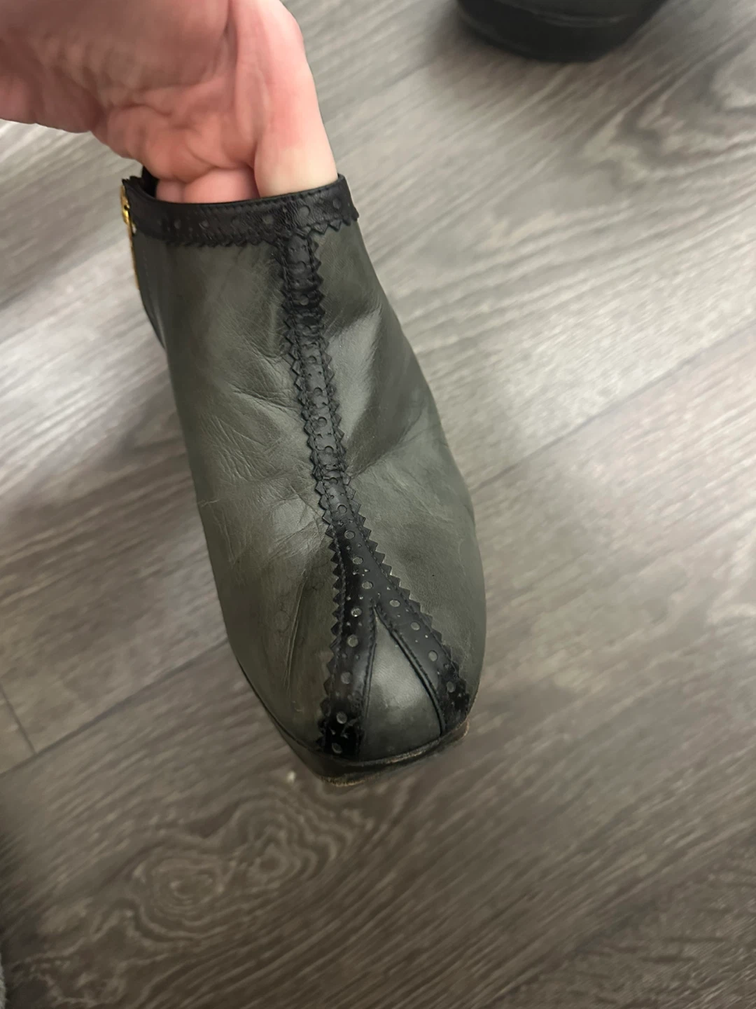 Authentic Yves Saint Laurent Black Leather Ankle Boots - photo 5