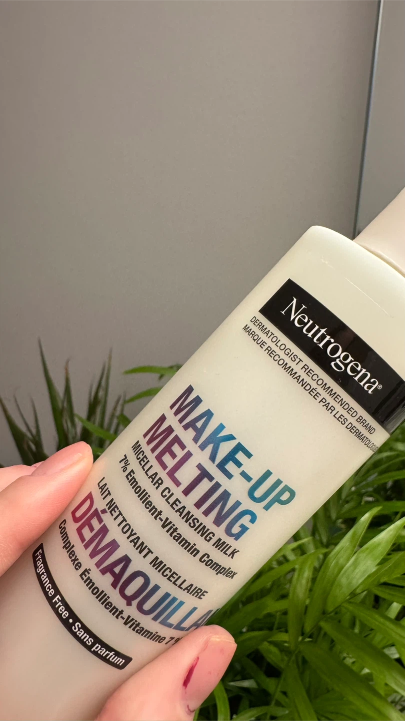 Neutrogena Make-up Melting Micellar Cleansing Milk - 198 mL