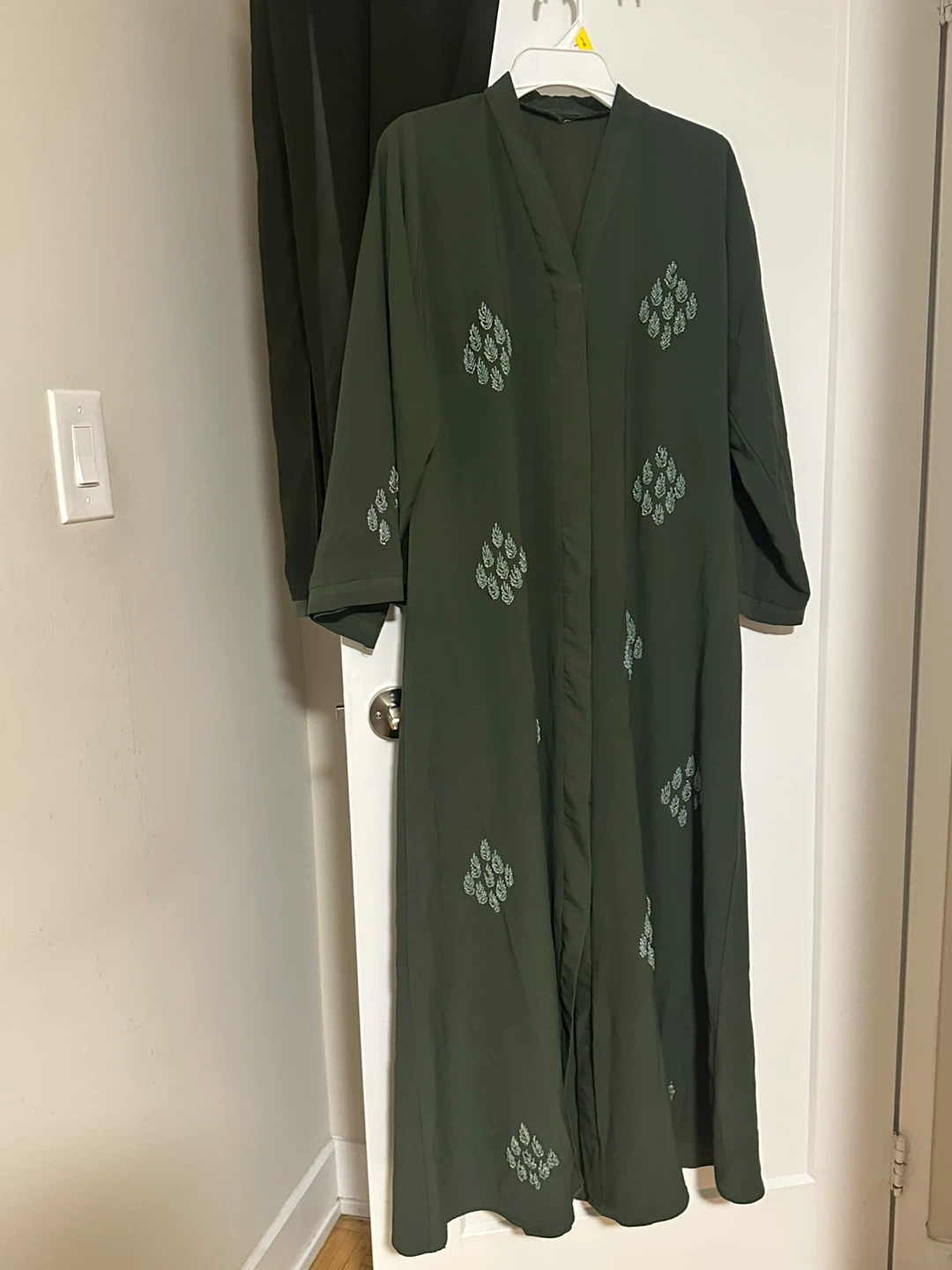 Green Abaya with Embellishment - photo 2