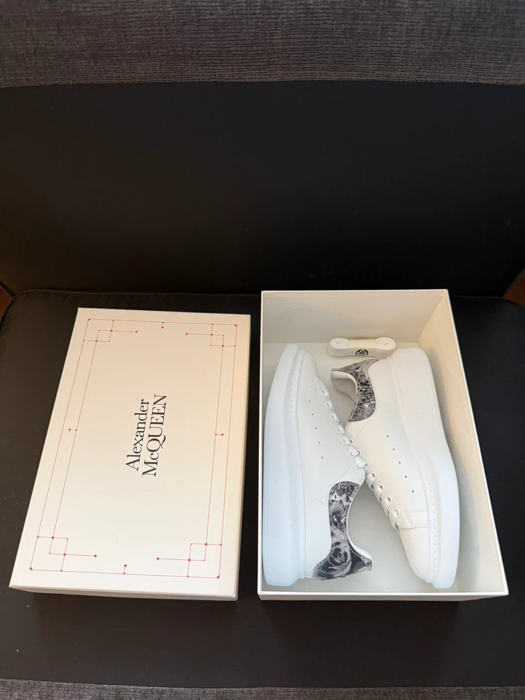 Alexander McQueen Oversized Larry Wax Floral Sneakers EU 42 - photo 2