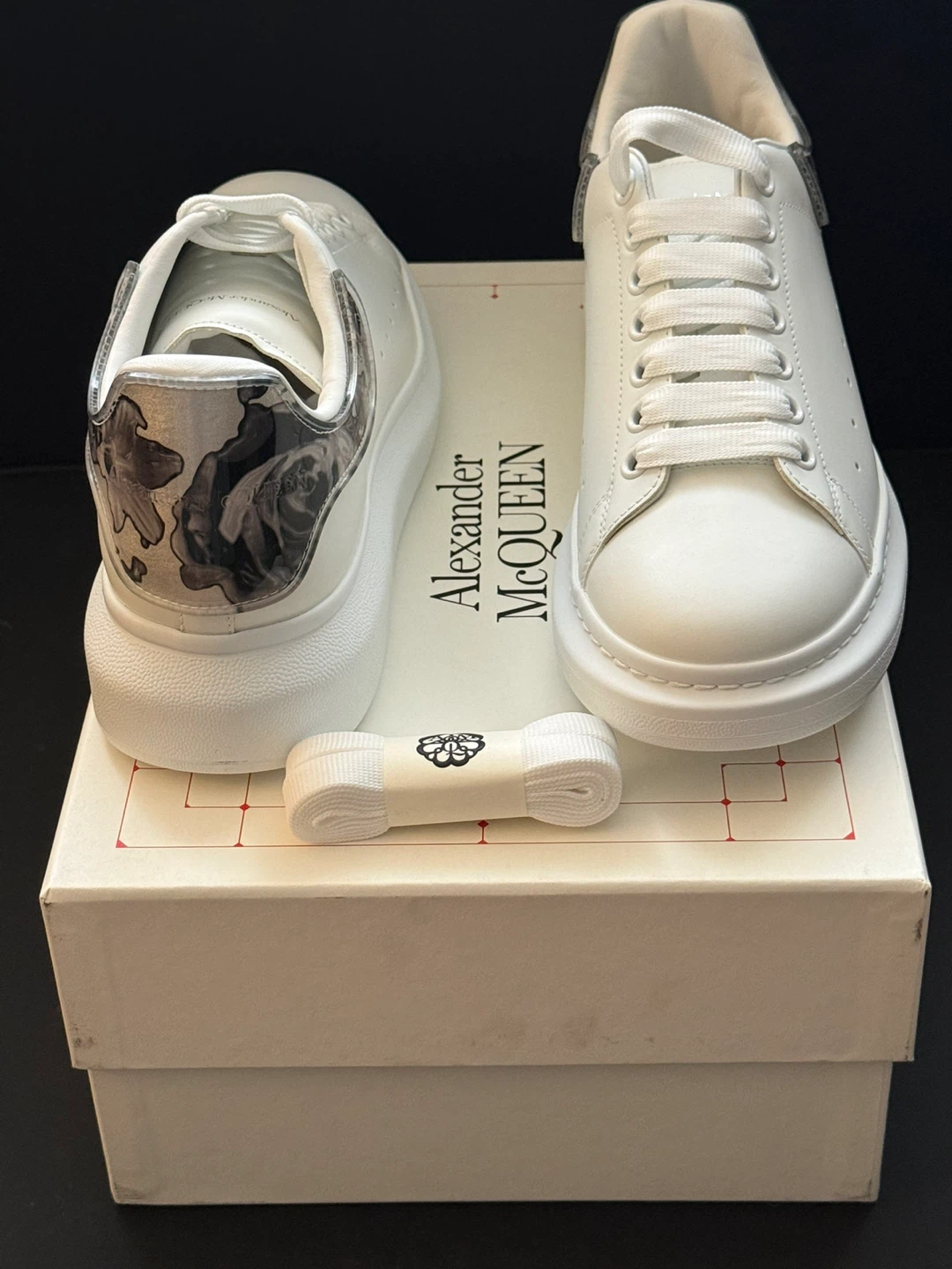 Alexander McQueen Oversized Larry Wax Floral Sneakers EU 42 - photo 3