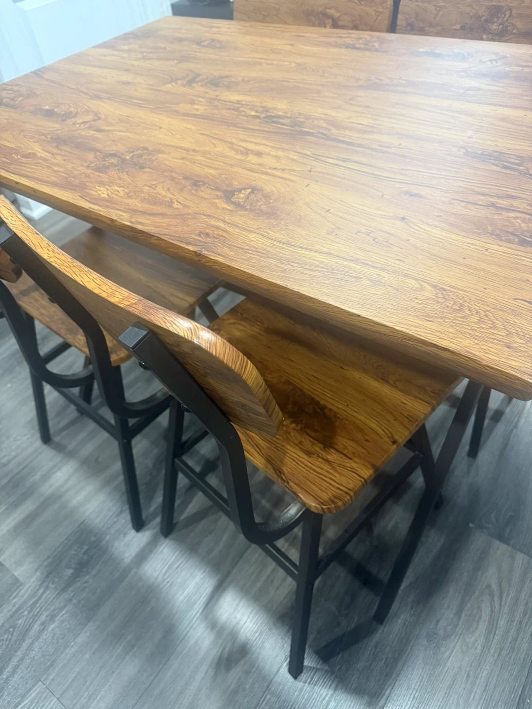 Wood Grain Dining Table Set with 4 Chairs
