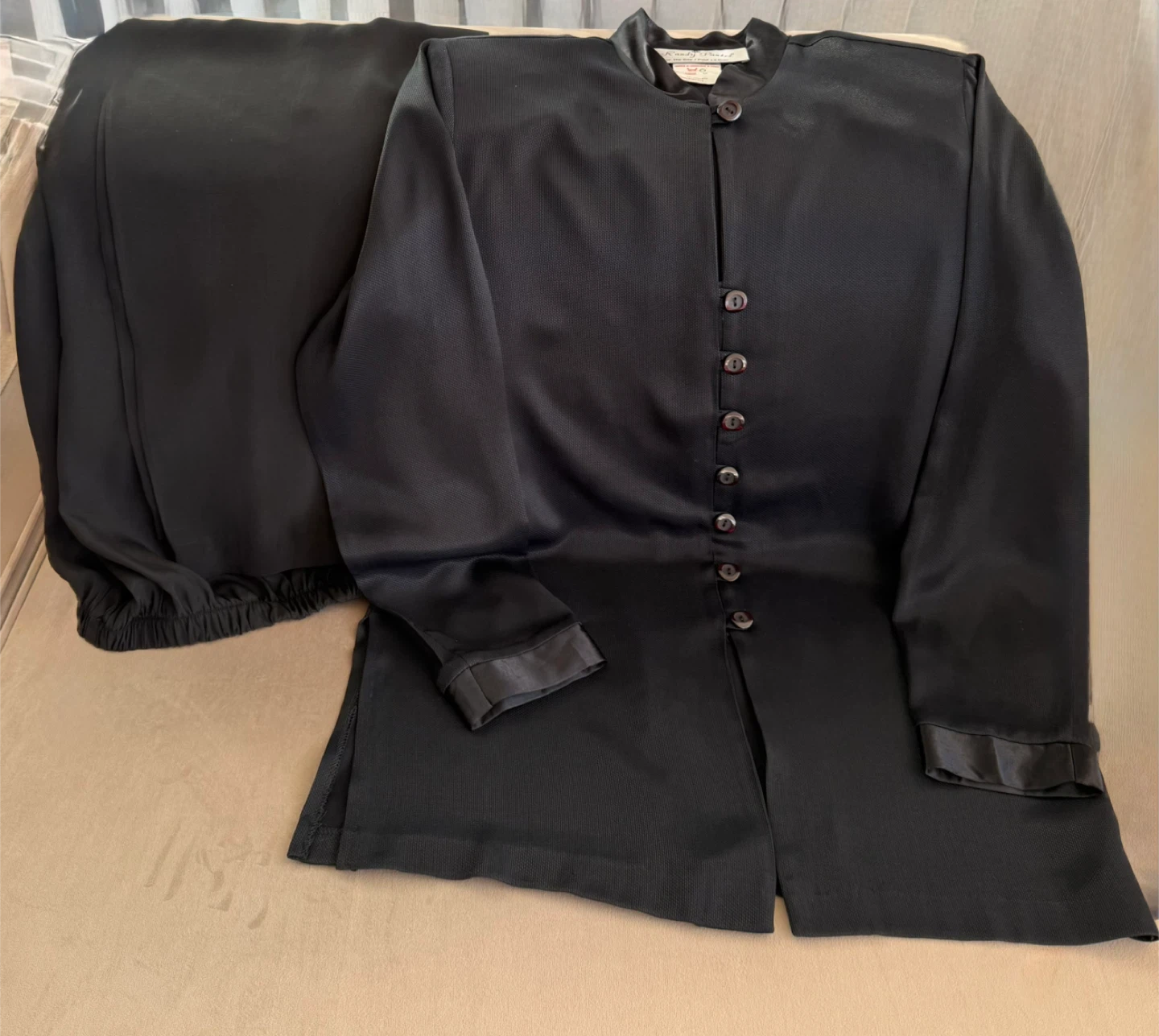 Randy Pa-tel Black Button-Up Blouse 🏆