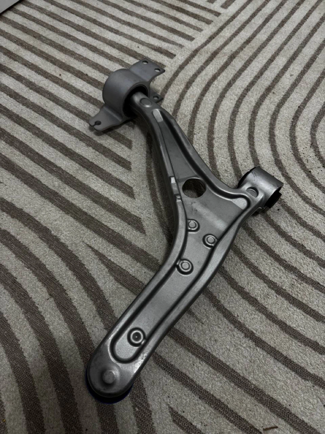 MOOG RK622910 Front Left Lower Control Arm wit - photo 2