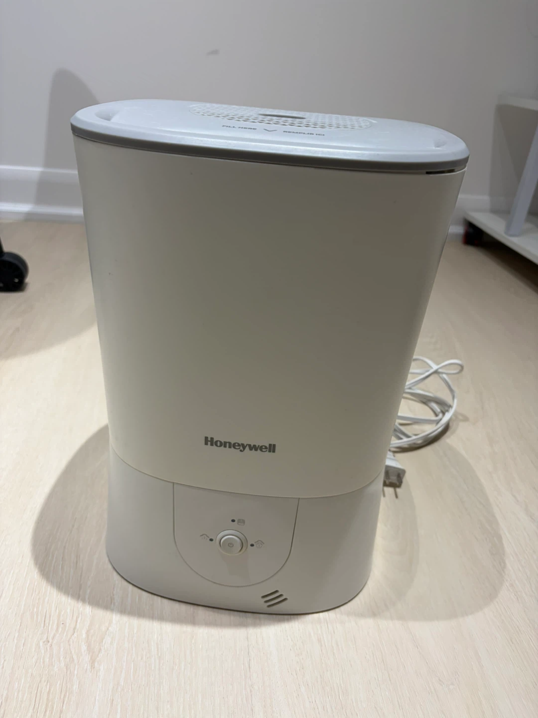 Honeywell HWM440WC Top Fill Humidifier - White - photo 2