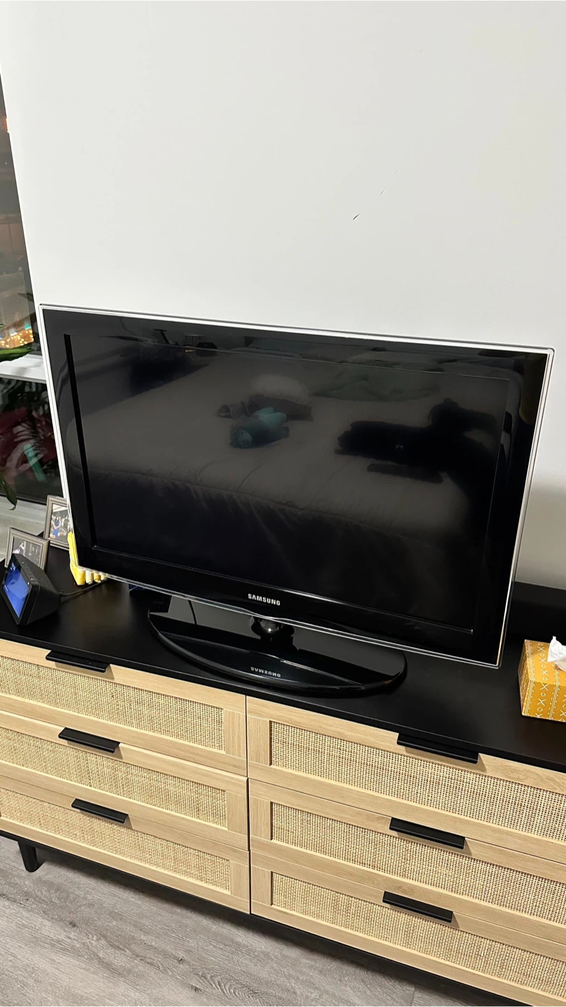 Samsung 32" HD TV LN32D403G3D