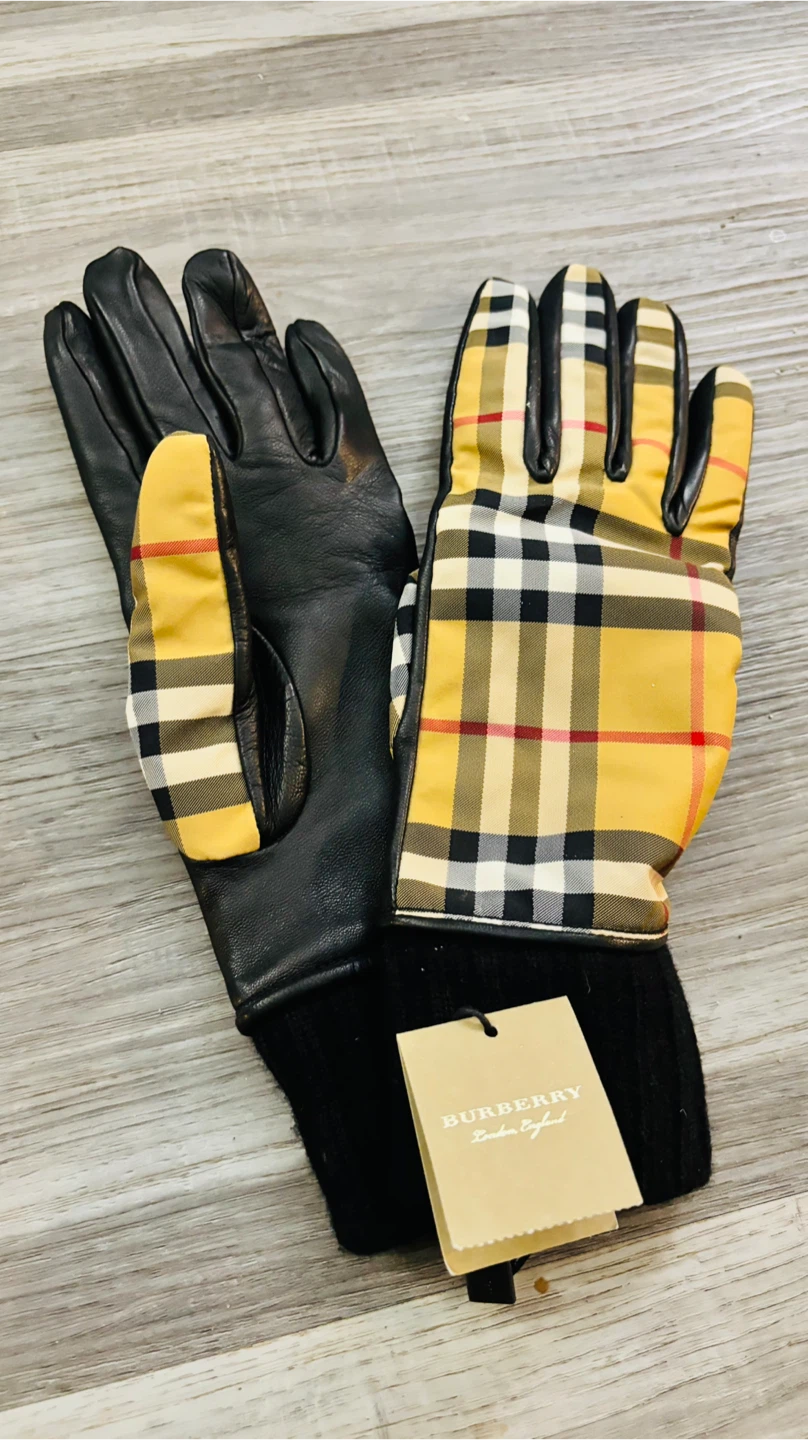 Burberry Gloves - Classic Check Pattern