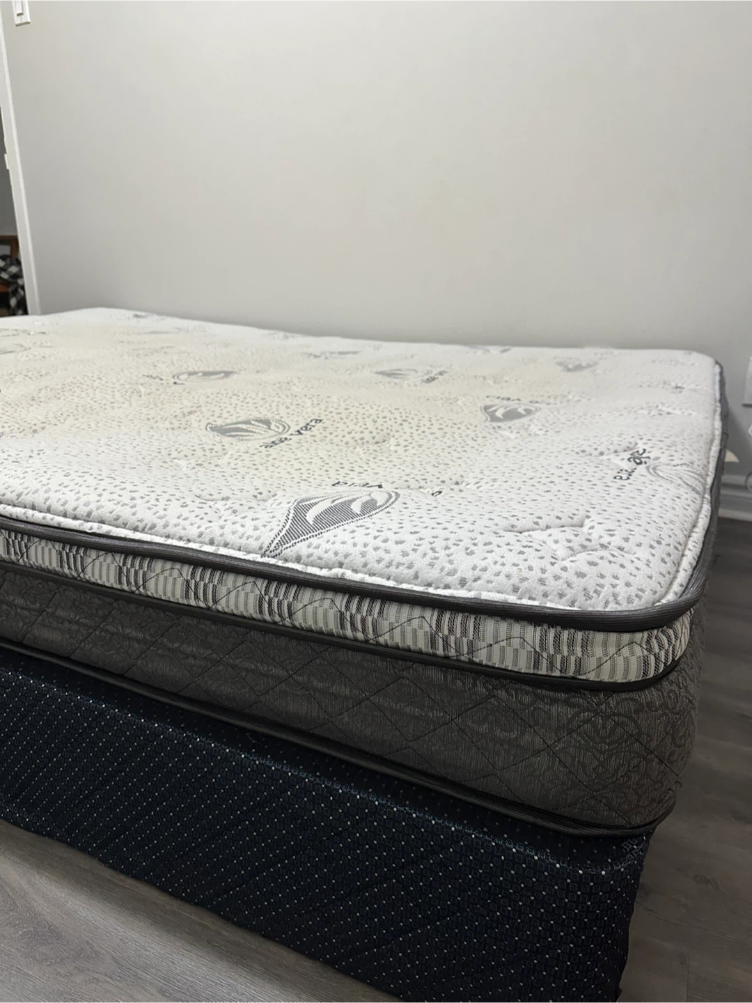 Bricks Queen Mattress