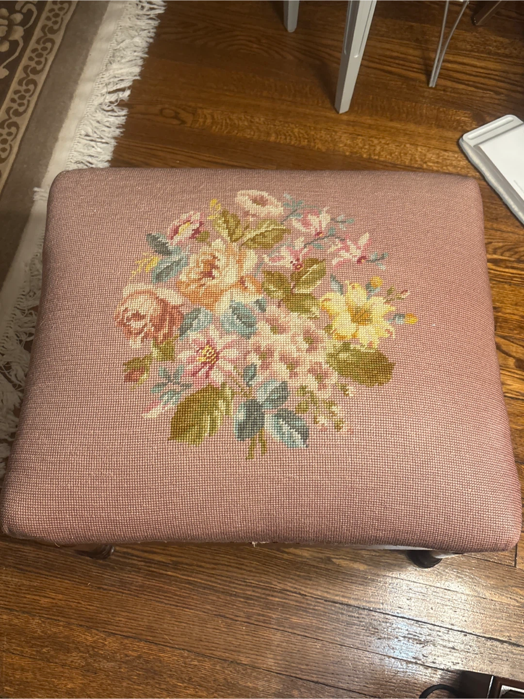 🥕 Vintage Needlepoint Footstool - Floral Design - photo 2