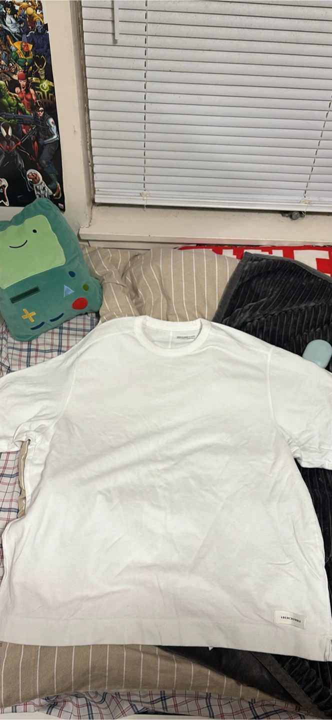 White Abercrombie & Fitch T-Shirt