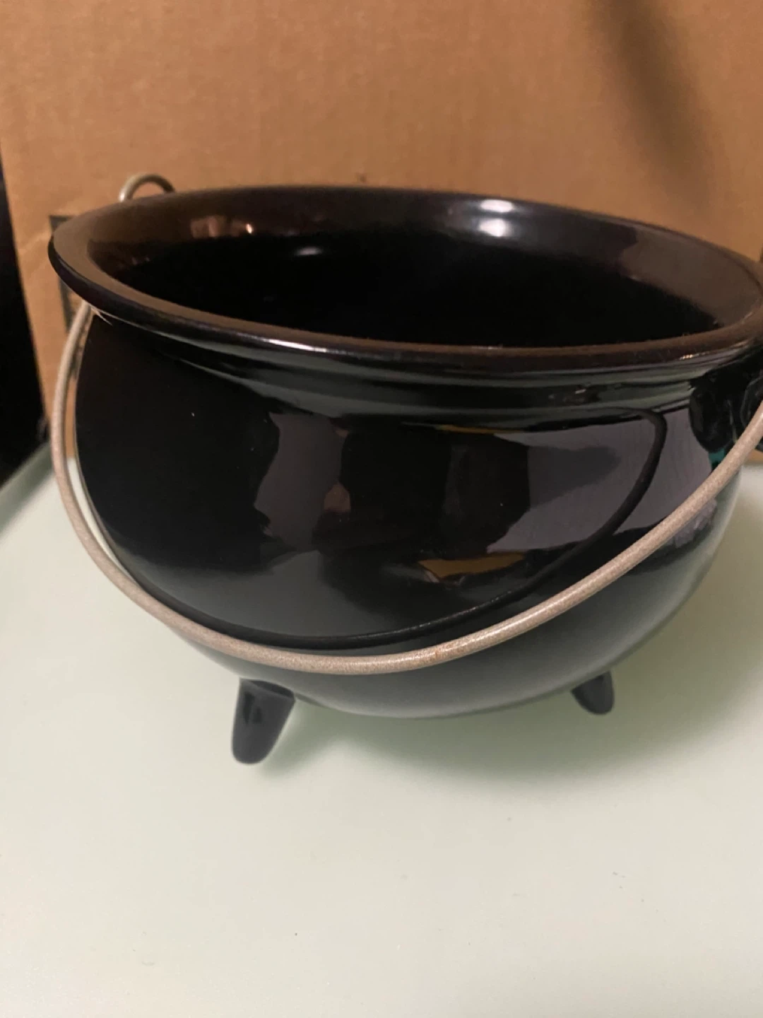 Small decorative cauldron 🥕