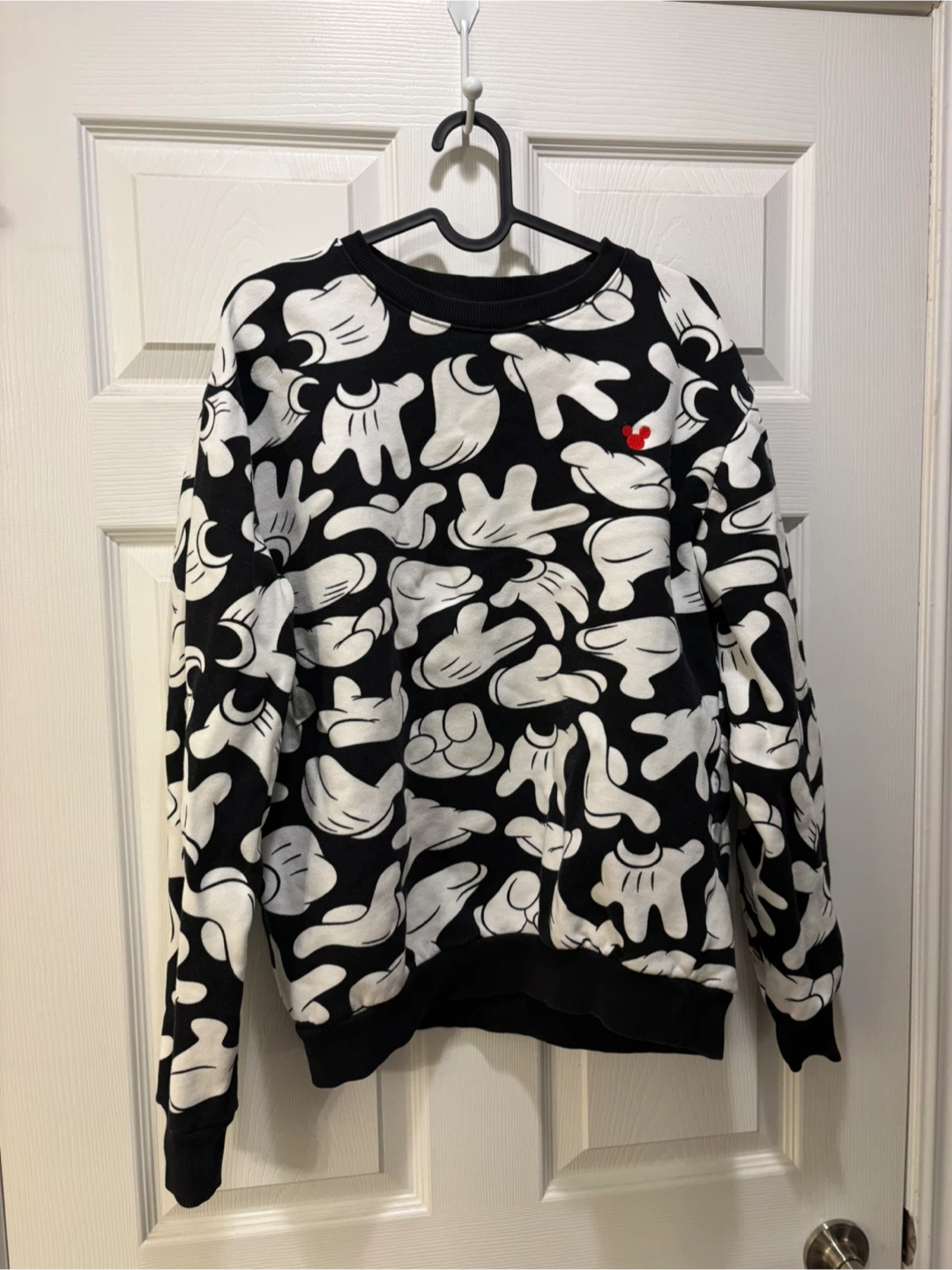 Disney Mickey Mouse Hands Sweatshirt size M