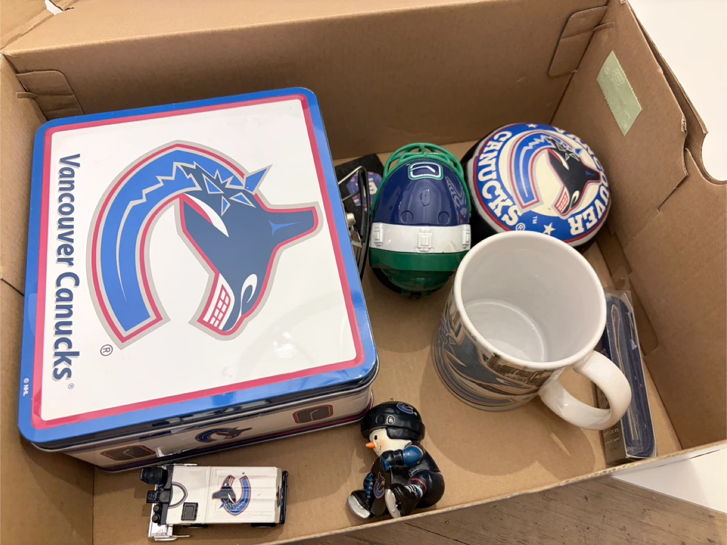 Vancouver Canucks Stuff Bundle Lot