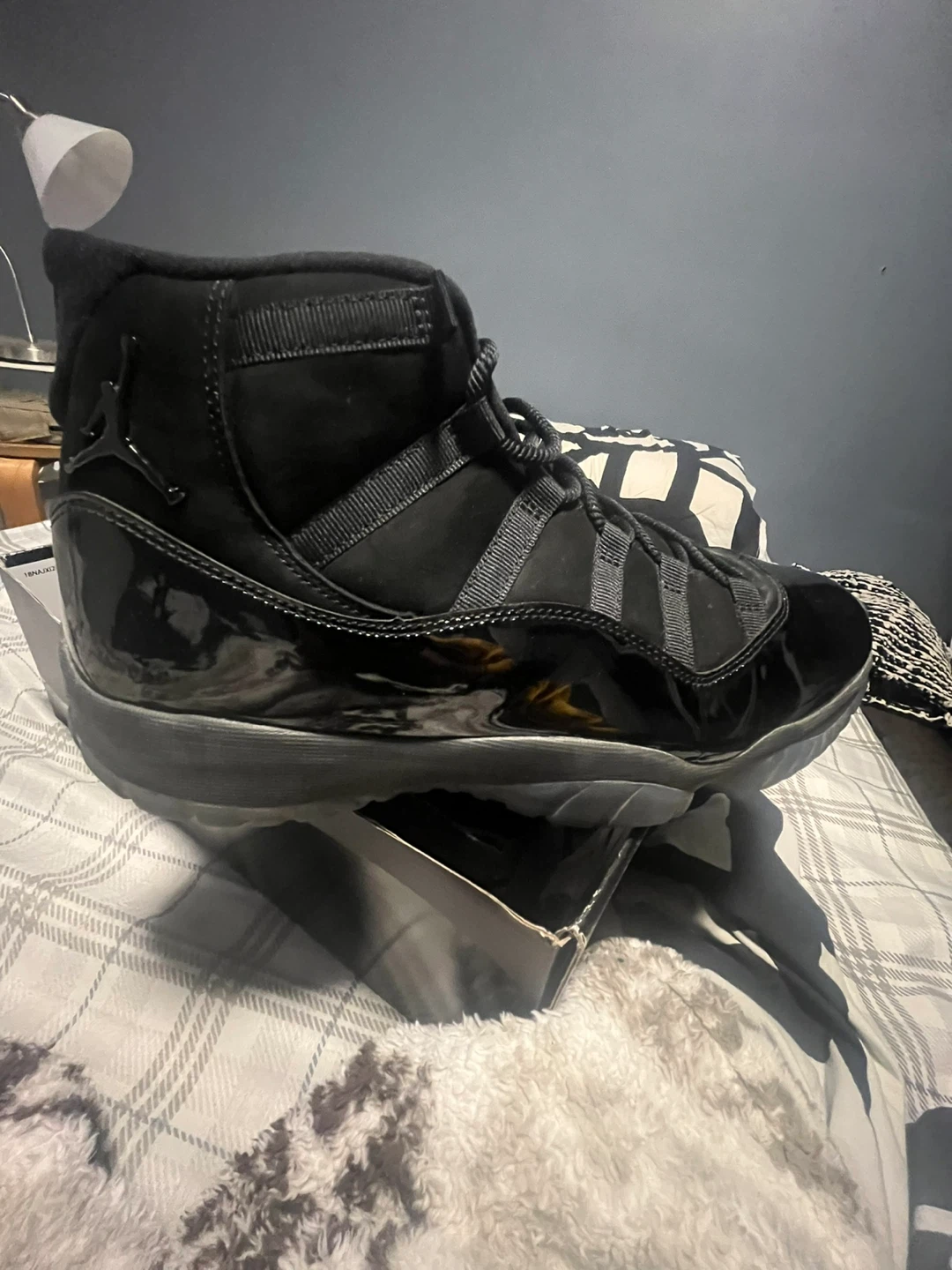 Air Jordan 11 Retro Cap and Gown - photo 2