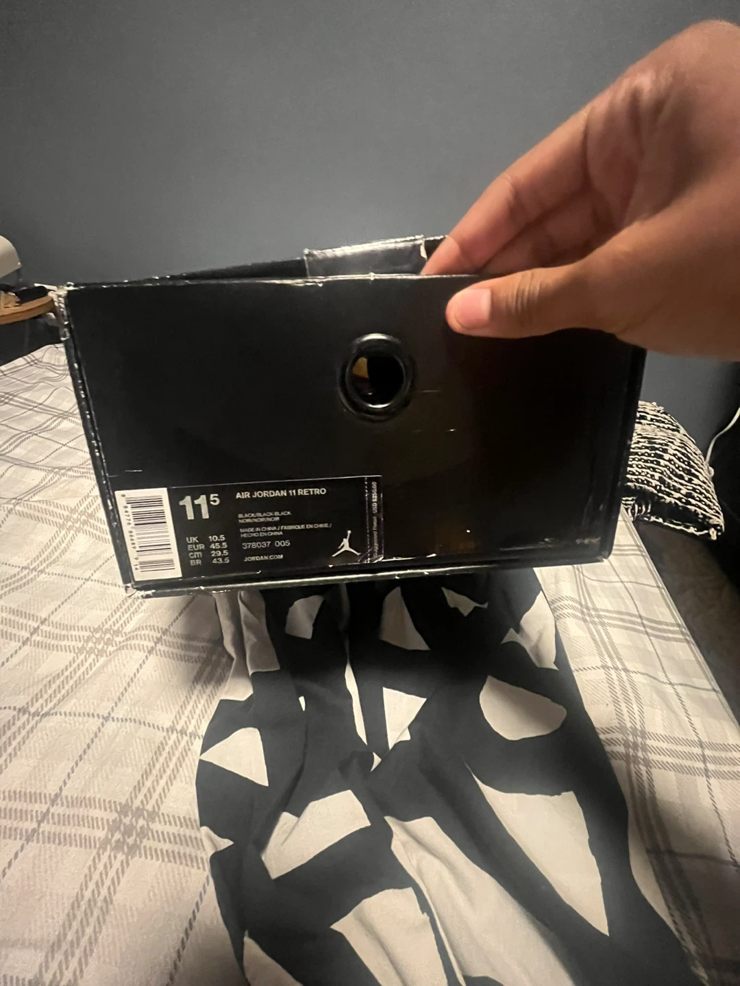 Air Jordan 11 Retro Cap and Gown - photo 4