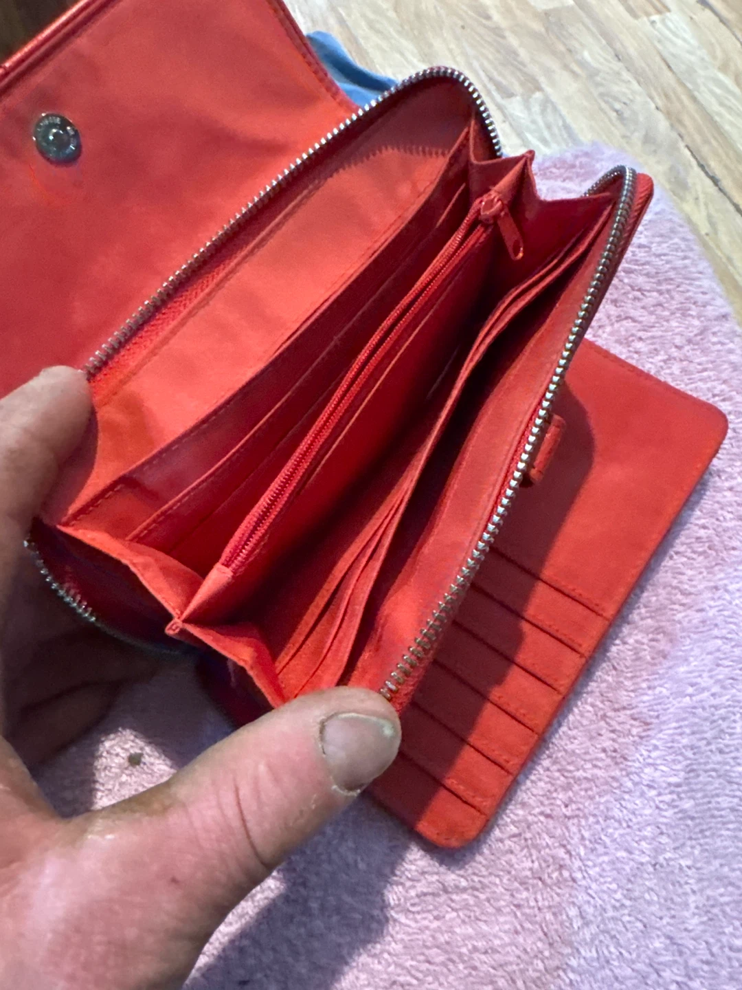Red Bifold Wallet - photo 2