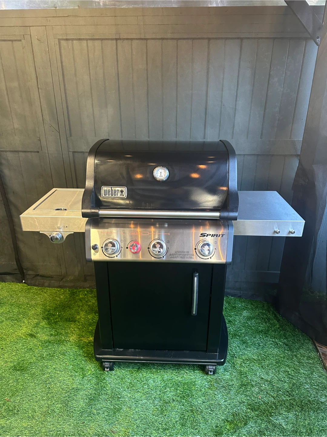 Weber Spirit Gas Grill (FREE DELIVERY)