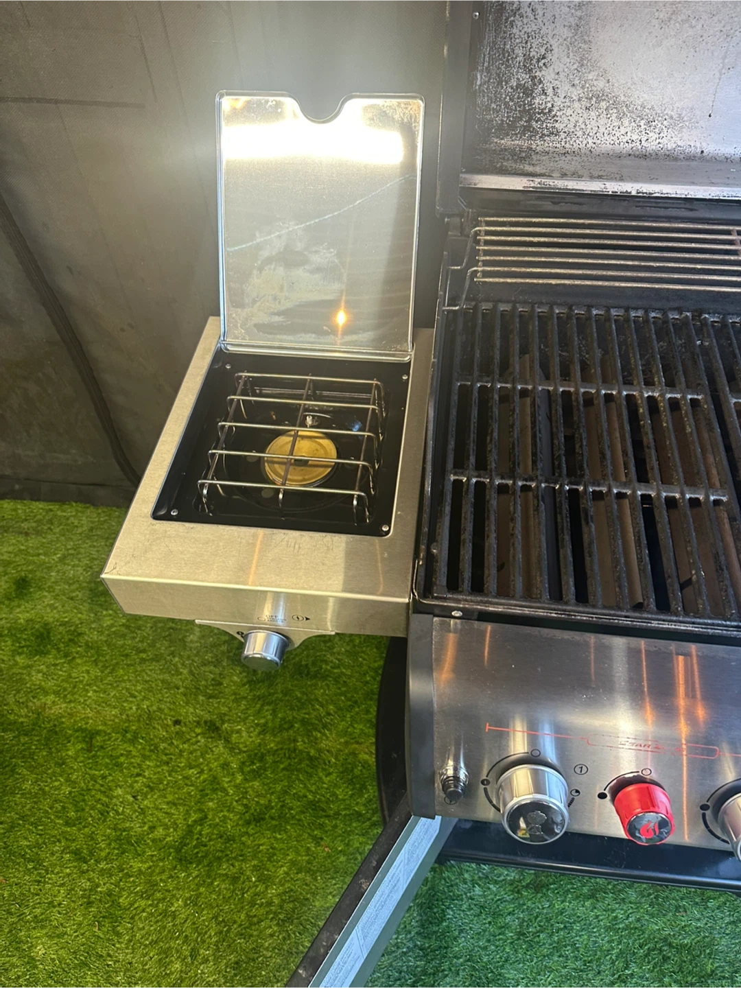 Weber Spirit Gas Grill (FREE DELIVERY) - photo 4