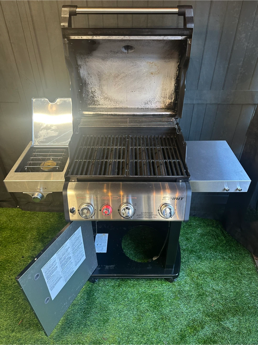 Weber Spirit Gas Grill (FREE DELIVERY) - photo 5
