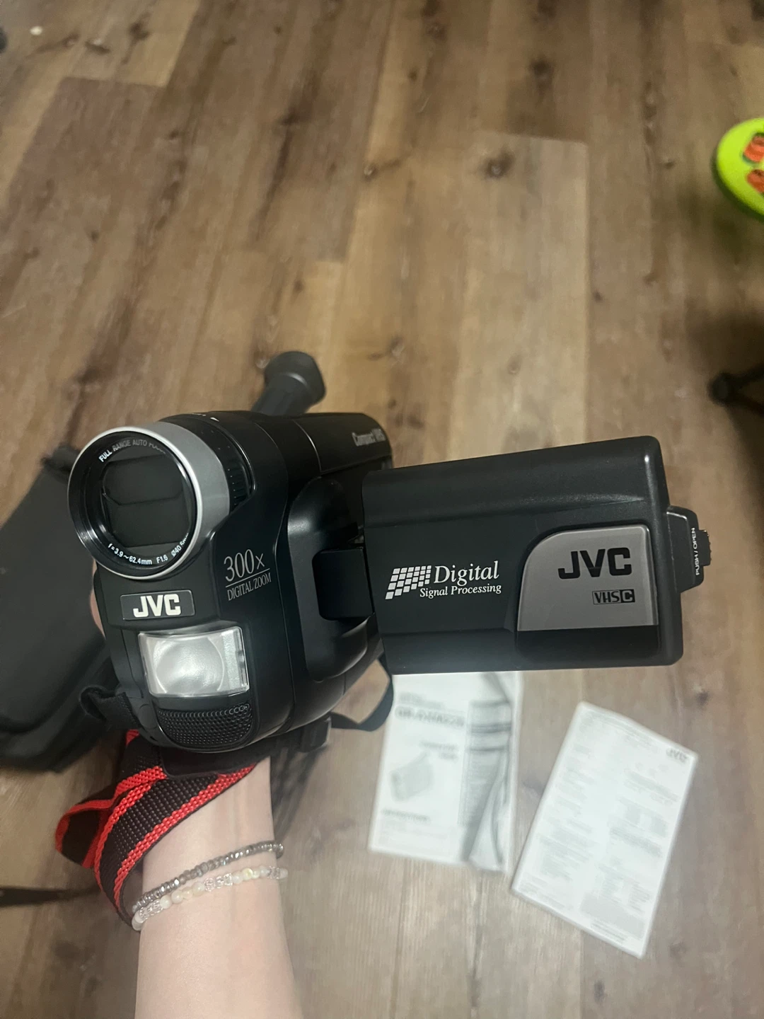 JVC Compact VHS Camcorder with 300x Digital Zoom - photo 4
