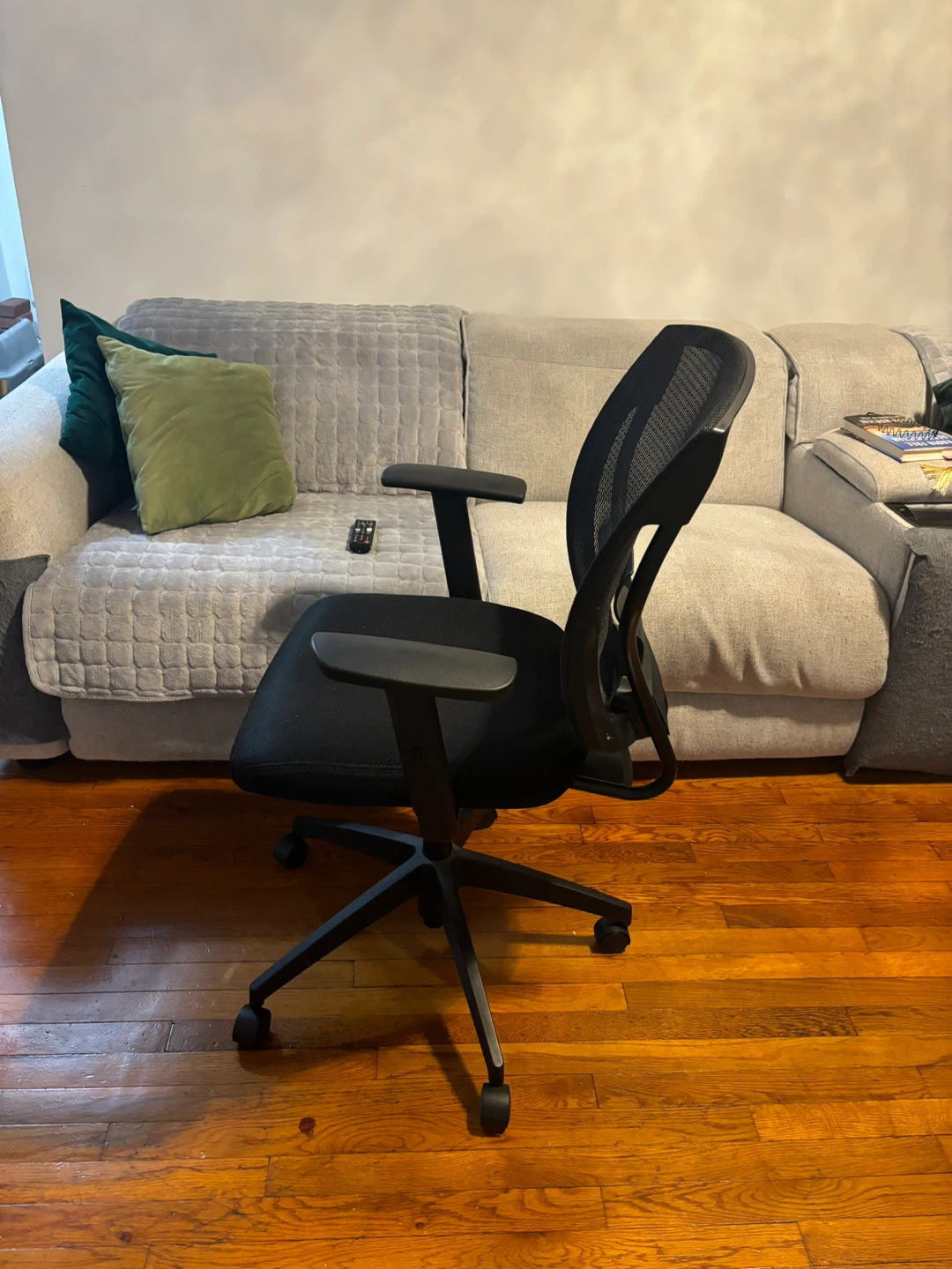 Black Ergonomic Mesh Office Chair - photo 3