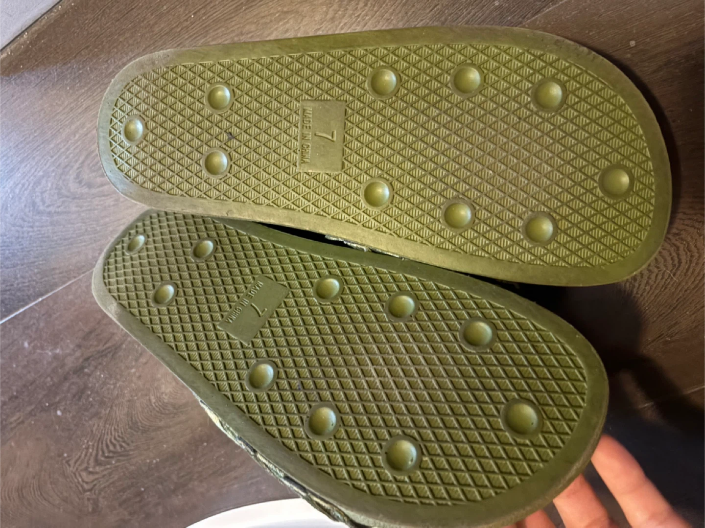 Adidas Velvet Slides - Olive Green - Size 7 - photo 2