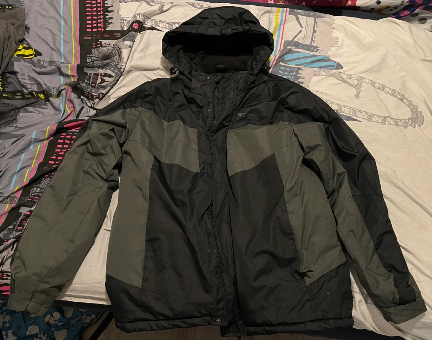 Mountain Warehouse Large Snowboard/Ski Jacket Waterproof