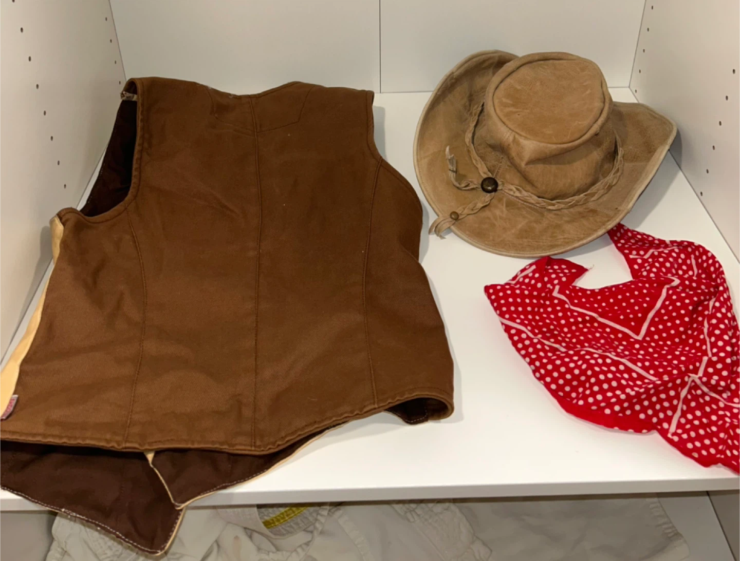 Cowgirl Costume with Hat and Bandana - photo 3