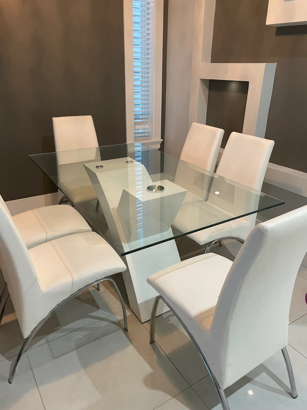 Modern Glass Dining Table (Need Gone ASAP)