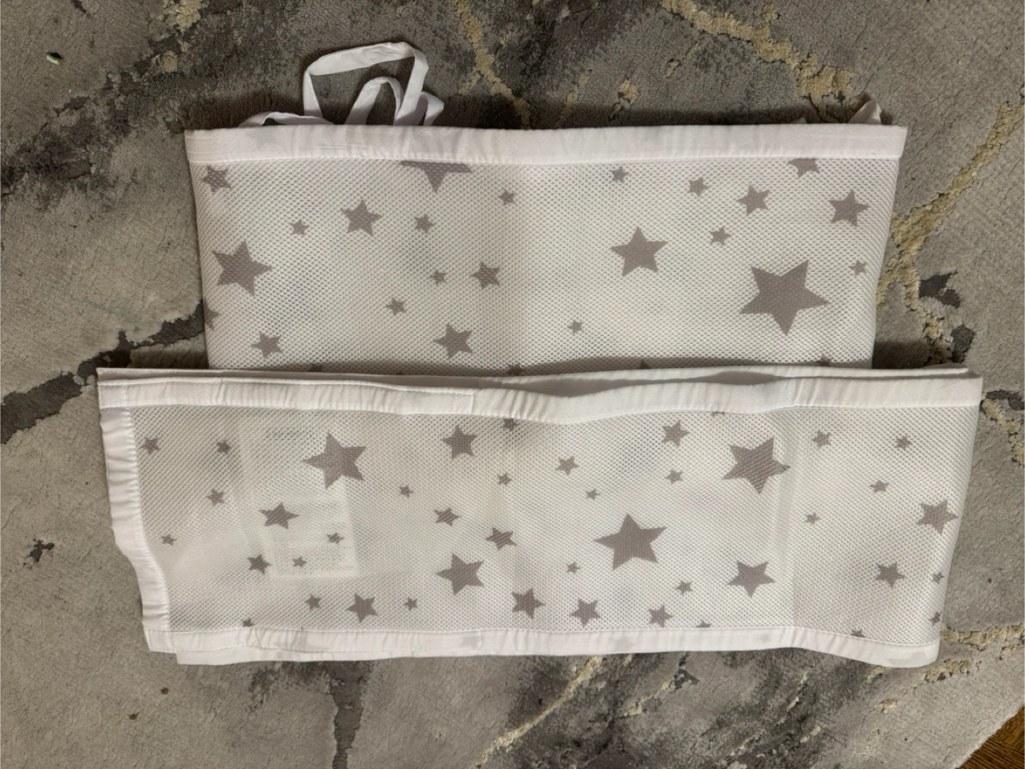 Breathable Baby mesh crib liner in White Star