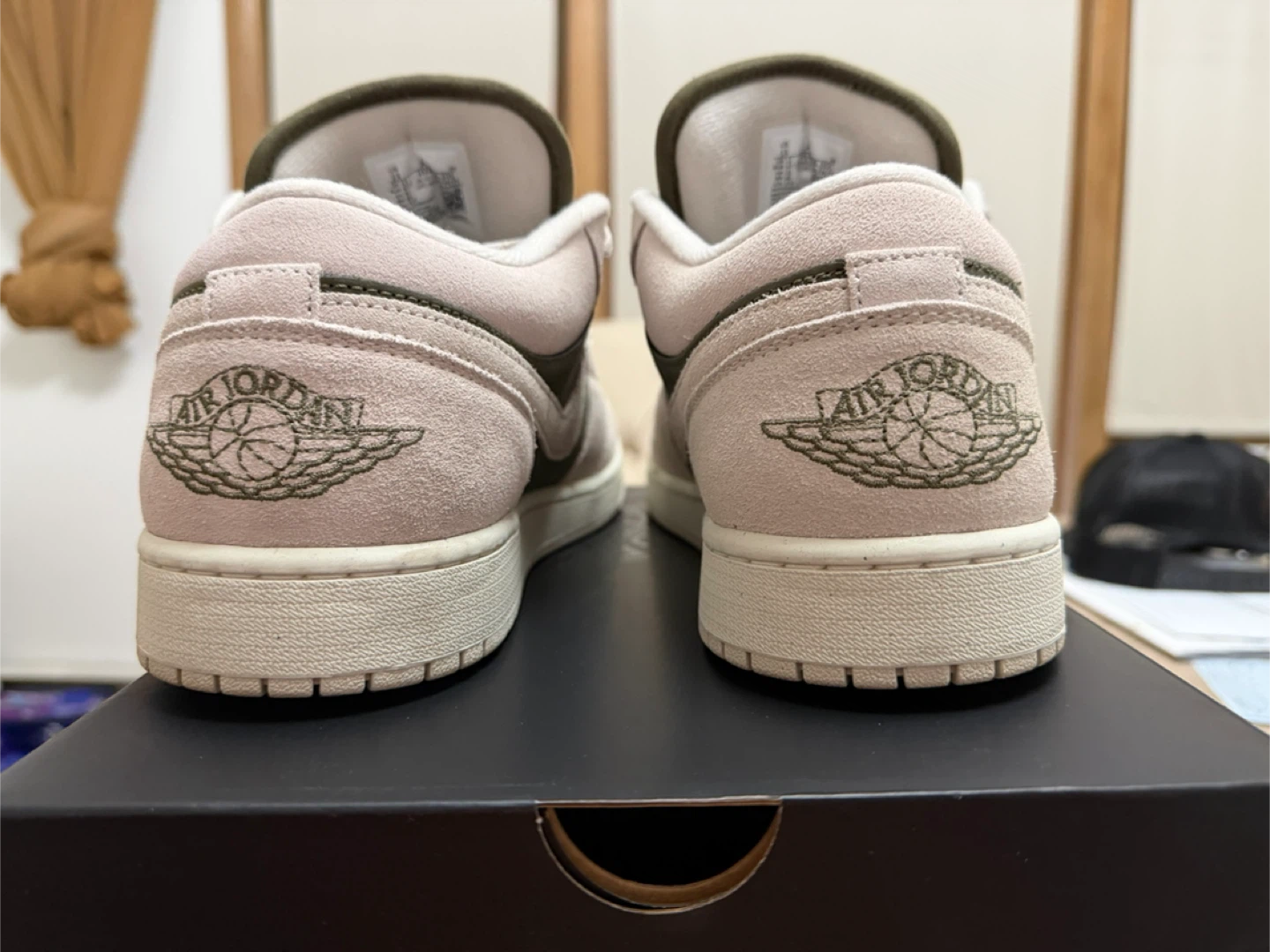 Air Jordan 1 Low SE Olive/Sand Sneakers Size 13 - photo 5