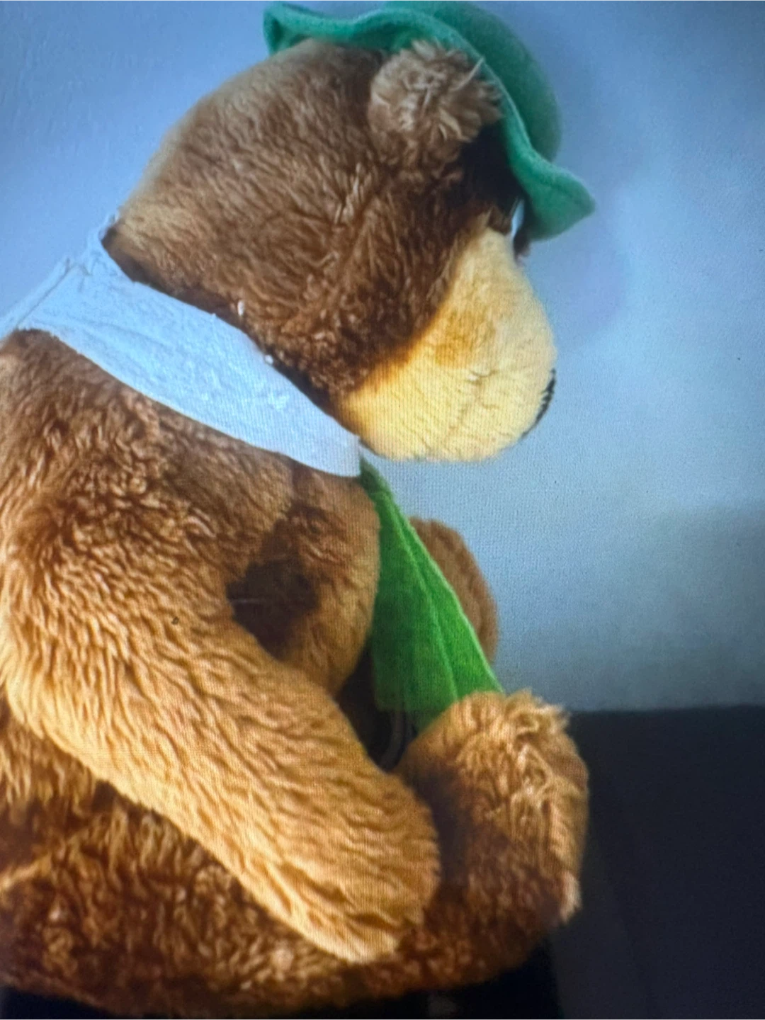 Peluche Yogi Bear avec chapeau vert et cravate - photo 4