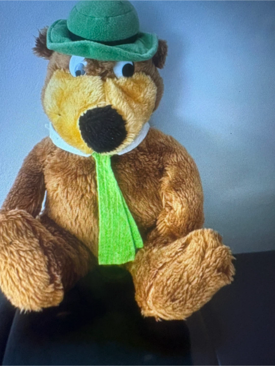 Peluche Yogi Bear avec chapeau vert et cravate - photo 5